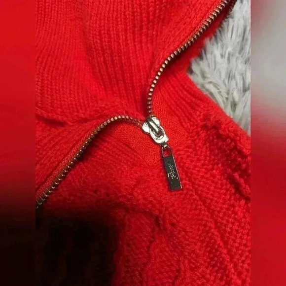 Guess women's red size med turtleneck sweater with zip on the collar - Picture 8 of 8